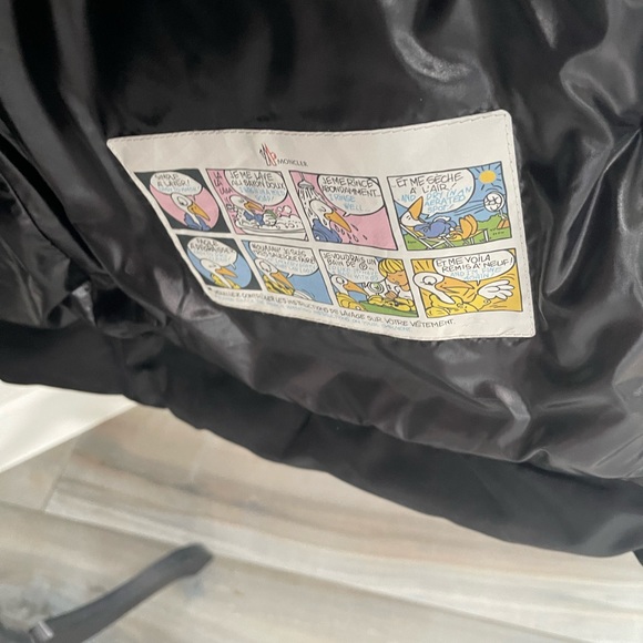 Vintage Moncler Women’s Down Coat – Size S – Authentic, Excellent Condition - Picture 4 of 16